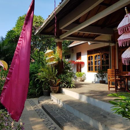 Villa Lumbalumba لوفينا المظهر الخارجي الصورة